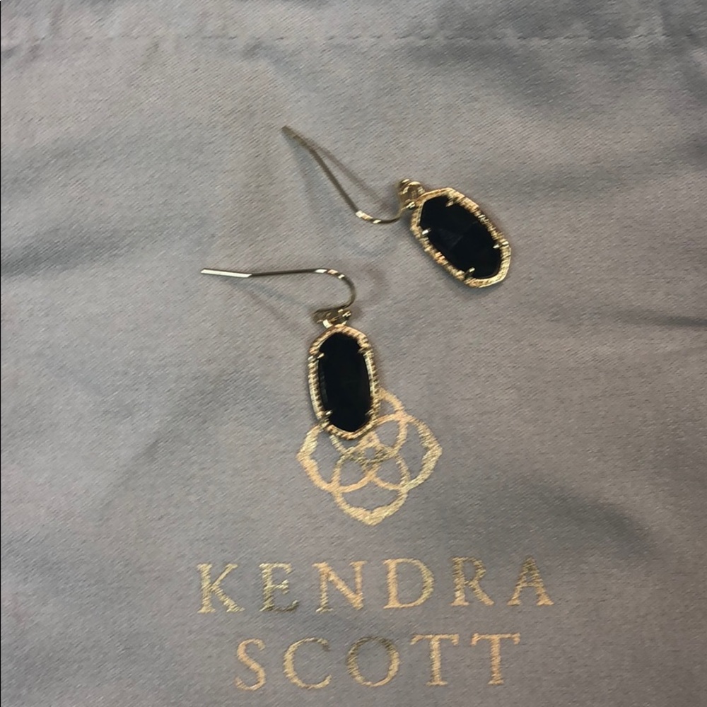 Kendra Scott earring